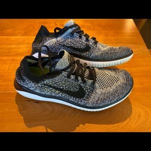 Nike Women’s Free Flyknit size 9.5